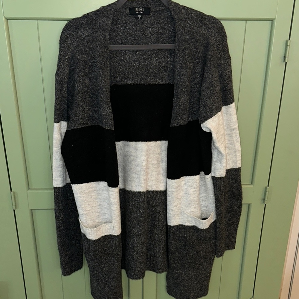 Modern Canvas Stylish Gray and Black Colorblock Women's Sweater